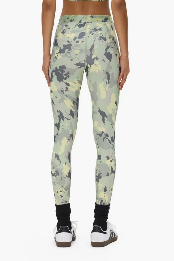 Legging en nylon à motif camouflage peint
