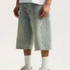P070 Short à monogramme en relief